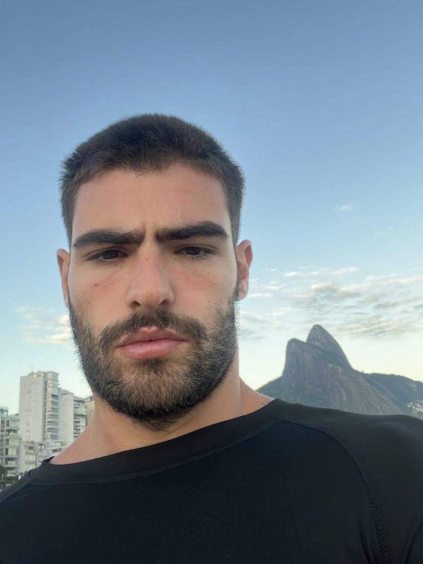 Alex, 28 before
